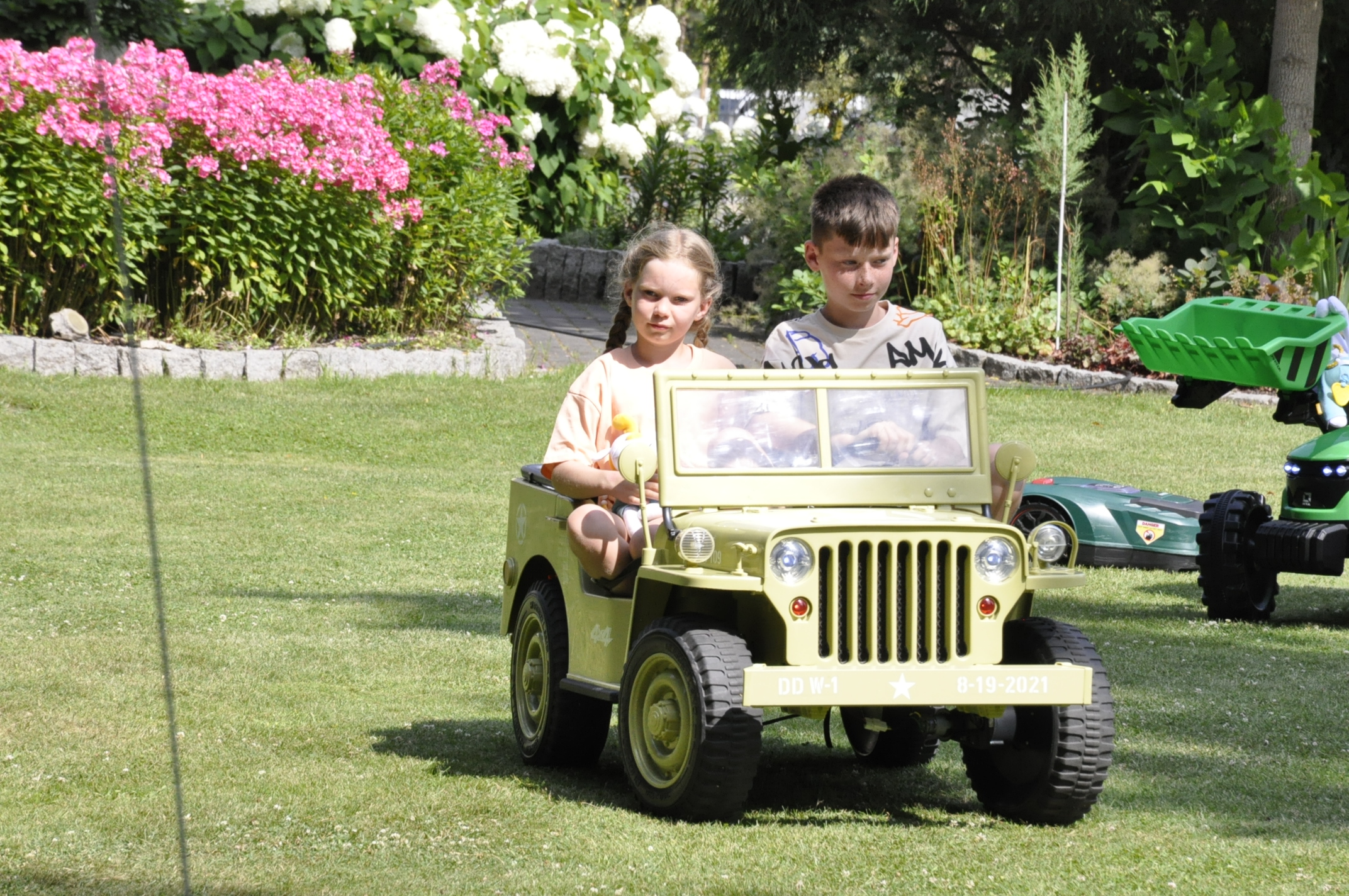 Olbrzymi Mocny Jeep Willys JH-101 STRONG POWER Khaki 3 osoby 4x200W 60 kg